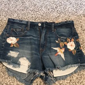 vintage hi-rise festival AE shorts!